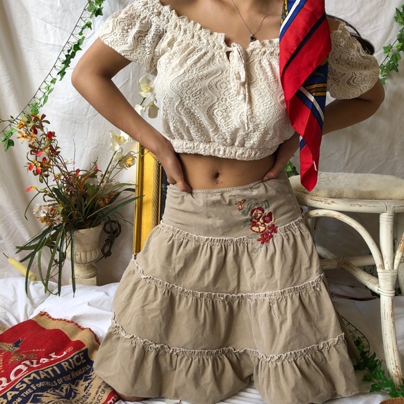 Embroidered peasant dress - Picture 2 of 5
